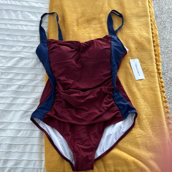 NWT, size 2XL color block one piece swim suit - Picture 2 of 2